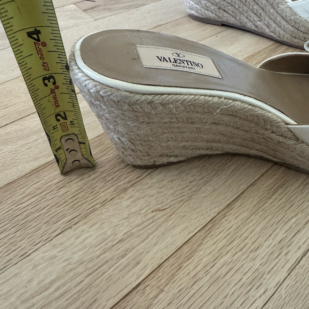 NWOT Valentino Cream Espadrille Wedges -size 10.5